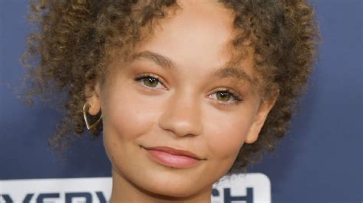 Chloee Mae: The Rising Star Shaping the Entertainment Industry