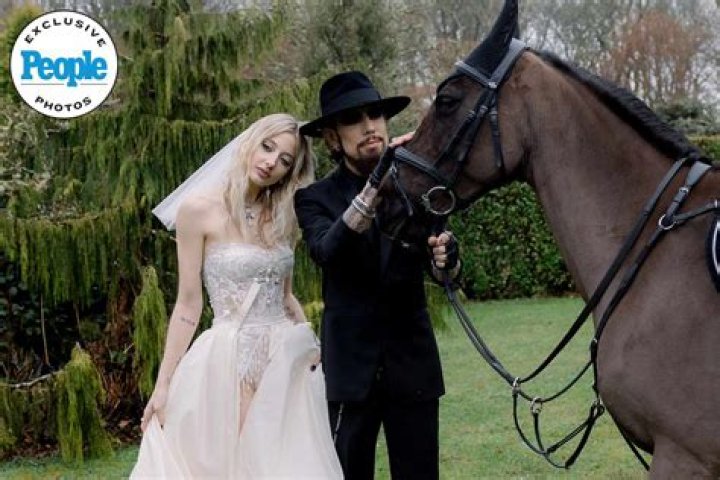 Dave Navarro's Wife And The American Guitar Elite