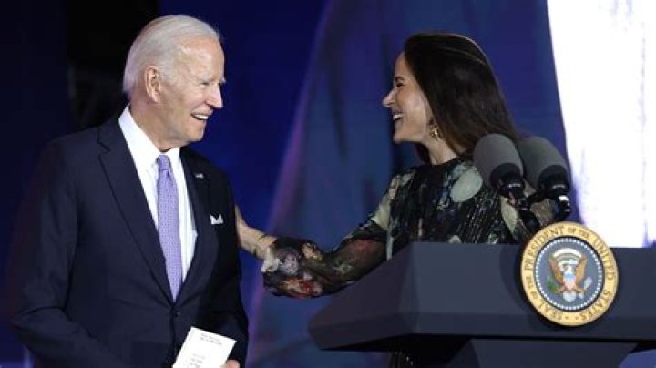 Did Biden Shower with His Daughter? Understanding the Controversy and Context