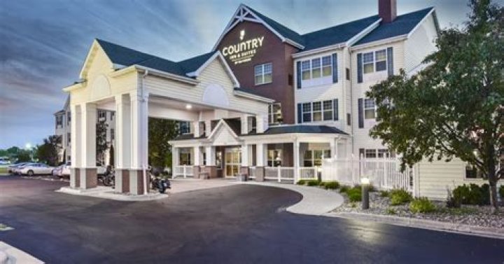 Discover the Comfort and Charm of Country Inn Suites Little Chute