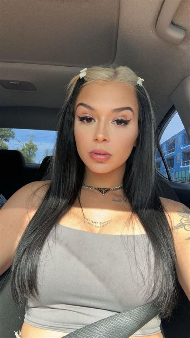 Discover The Unseen World Of Cora Jade On Instagram