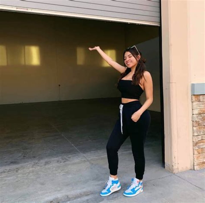 Discover The Untold Story Behind "How Old Is Elsy Guevara"