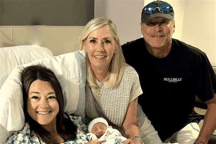 Exploring the Family Life of Alan Jackson: A Glimpse Through Photos