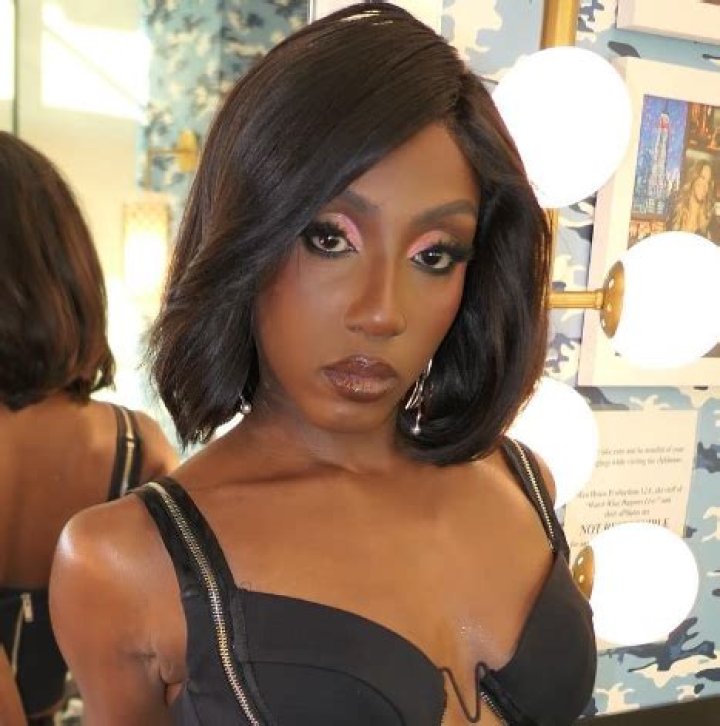 Is Ziwe Trans? Gender And Race