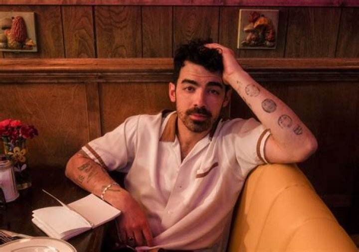 Joe Jonas And Ashley's Love Story Revealed