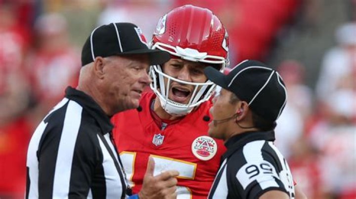 Patrick Mahomes Kissing Ref: The Untold Story Behind the Viral Moment