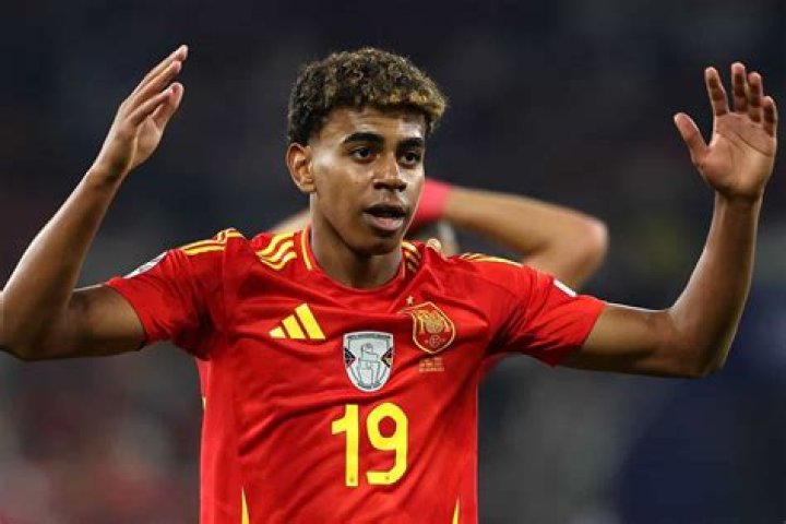 Pele Velentina: A Rising Star in the Football World