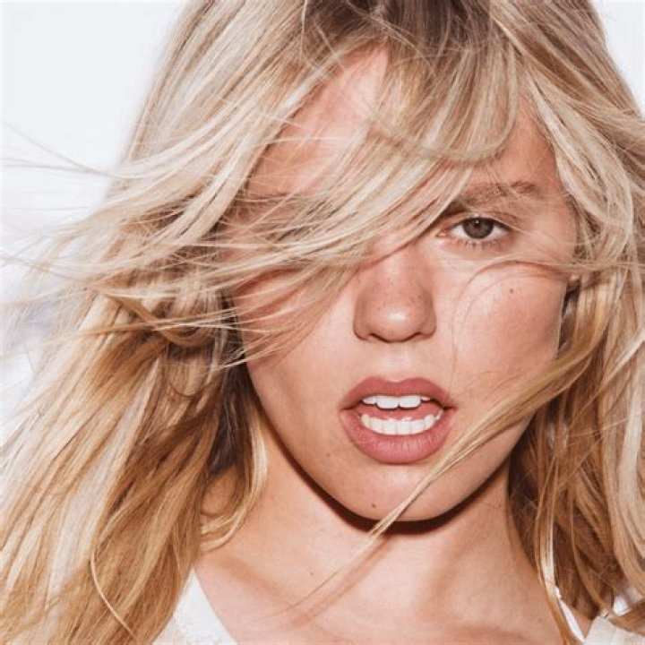 Renee Rapp Height: A Detailed Guide on Her Stature and Career