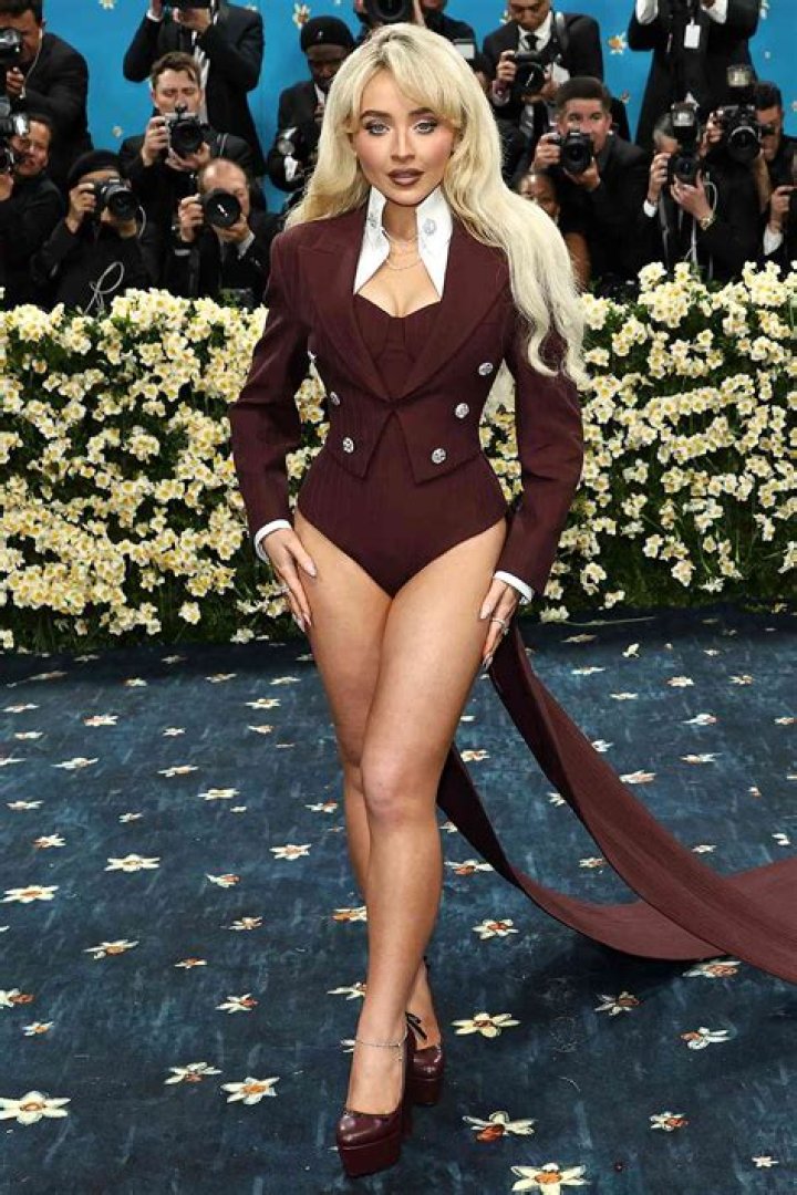 Sabrina Carpenter Erome: Unveiling the Star's Journey, Achievements, and Personal Life