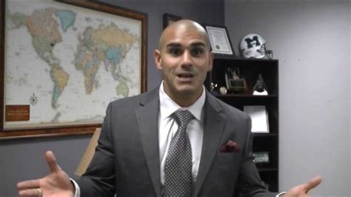 Simon Arias Bio, Wiki, Married, Wife, Age, Parents, Family, Agency, Football, Net Worth, Foundation and Facebook |