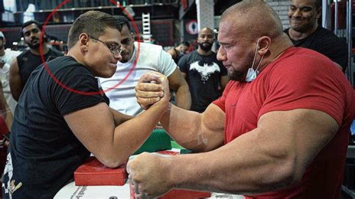 Uncover The Secrets Of An Arm Wrestling Champion