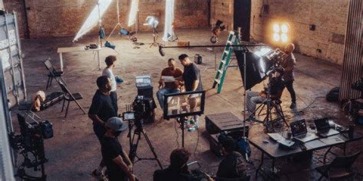 Unveiling Harry Styles' Love Life: Behind-the-Scenes Insights