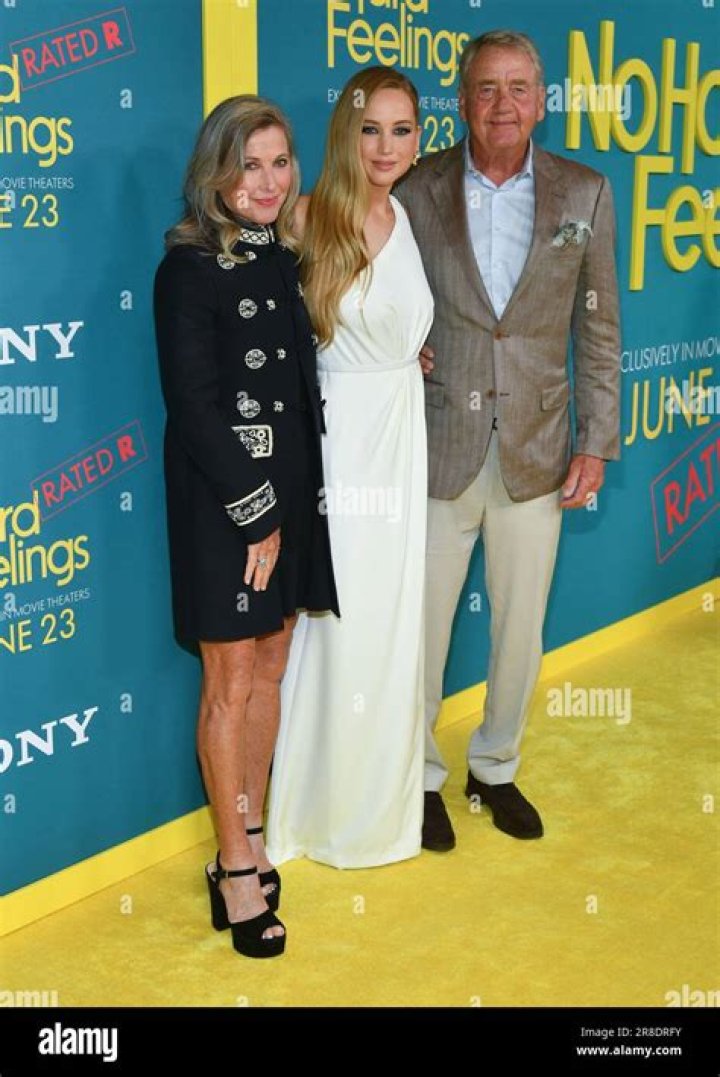 Unveiling Jennifer Coolidge's Irresistible Charm In "American Pie"