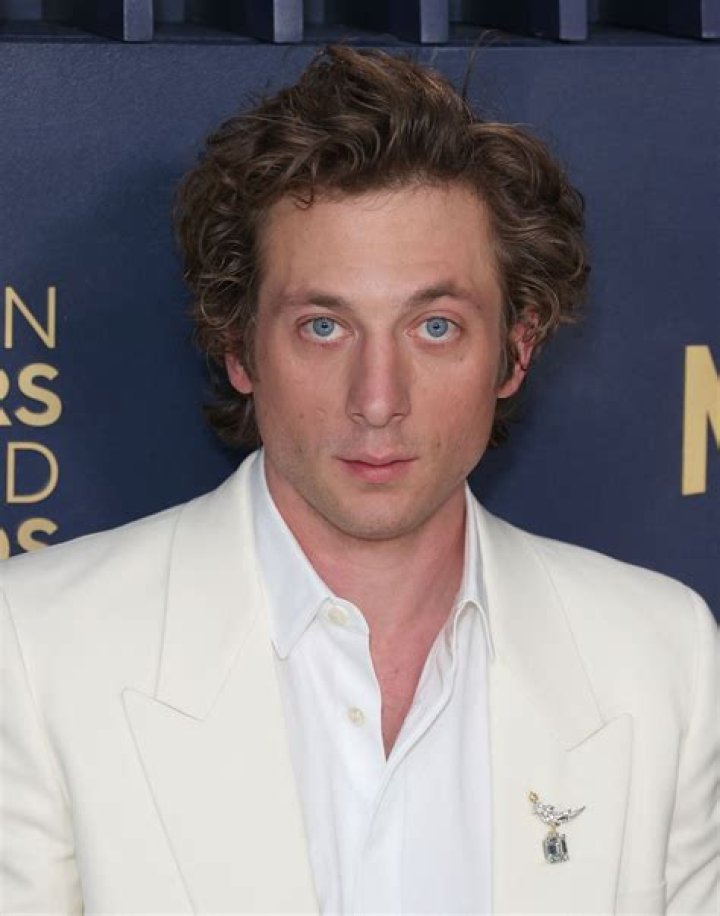 Unveiling Jeremy Allen White's Scar: The Story Behind the Mark