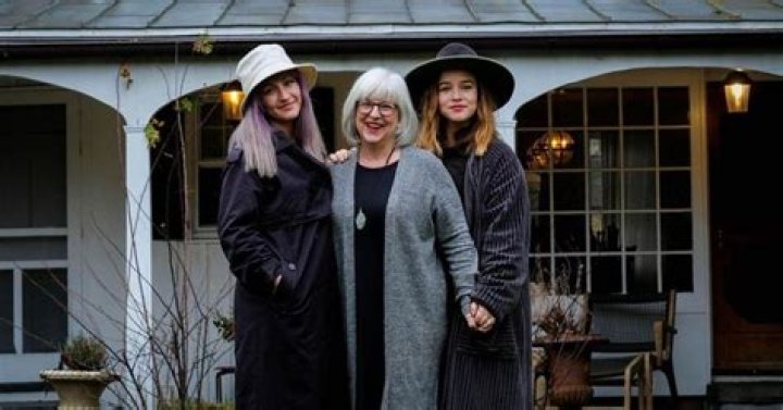 Unveiling Renee Felice Smith's Net Worth: Discoveries And Insights