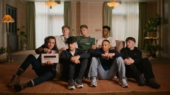 Unveiling the Life and Career of Simon Cowell: The Music Mogul Behind Global Success