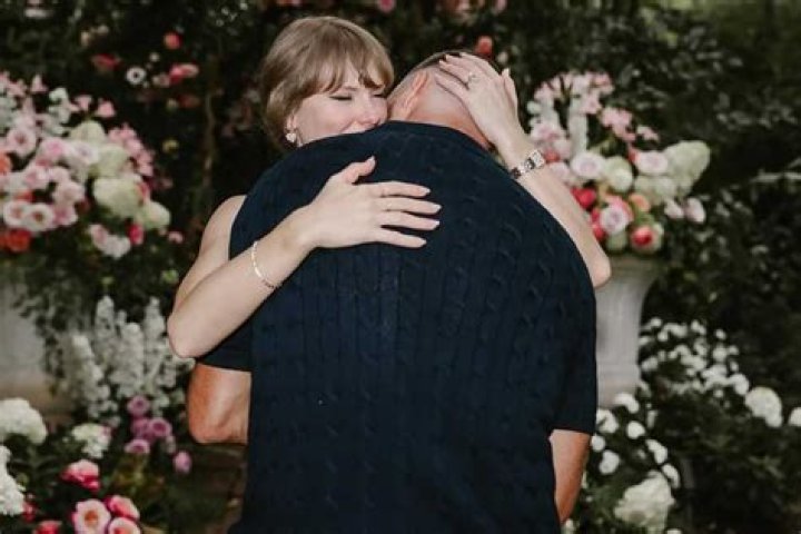 Unveiling The Surprising Bond Between Kylie Kelce And Taylor Swift