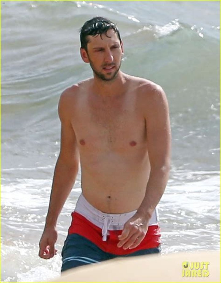 Unveiling Zachary Levi's Shirtless Appeal: Discoveries And Insights